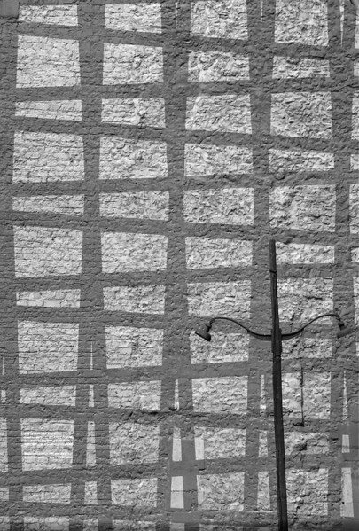 1975, Paris, Rive droite. Graphic building.