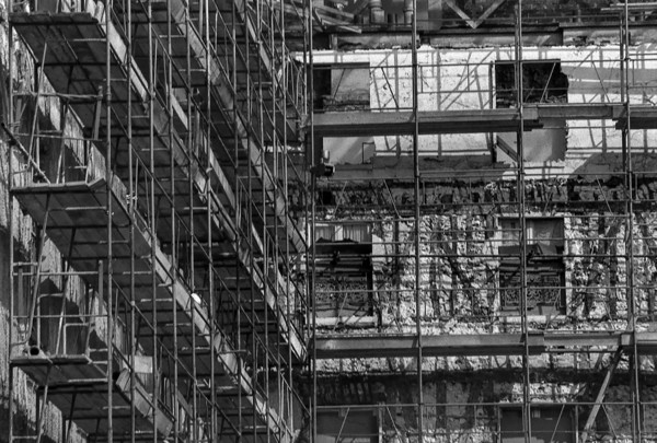 1975, Paris, Rive droite building under restoration.