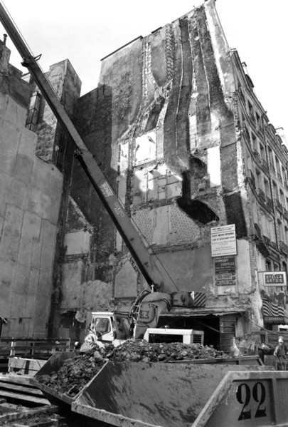 1975, Paris, Rive droite, building under demolition.