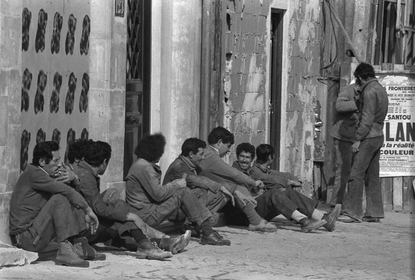 1975, Paris, Rive droite, men at work, work break.