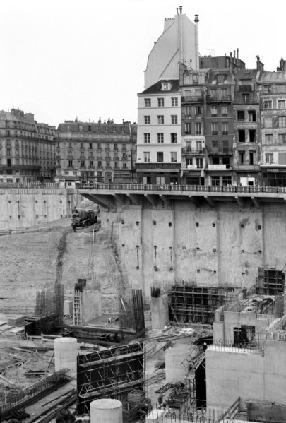 1976, Paris, Rive droite, Les Halles, construction site.