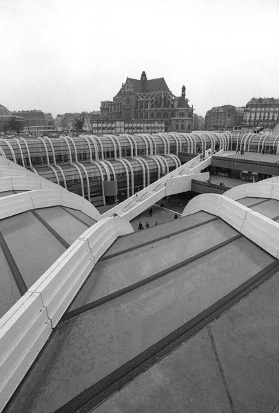 1976, Paris, Rive droite, Les Halles. shopping center, church. Saint-Eustache.