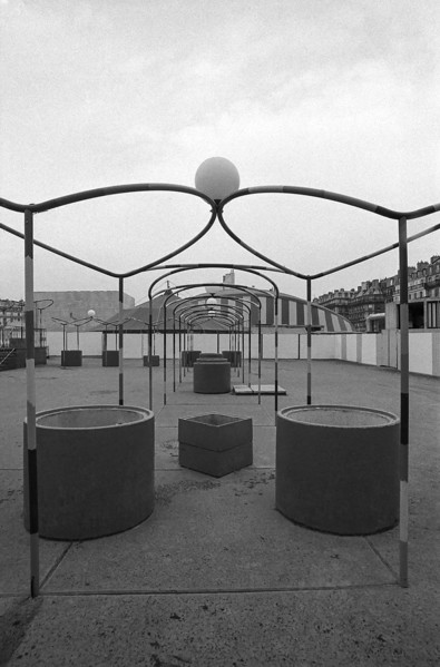 1976, Paris, Rive droite, Les Halles, shopping center.