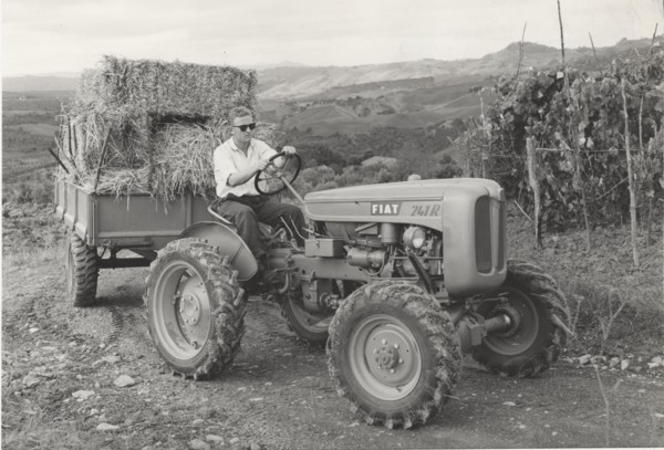 Fiat 241 R tractor with double traction