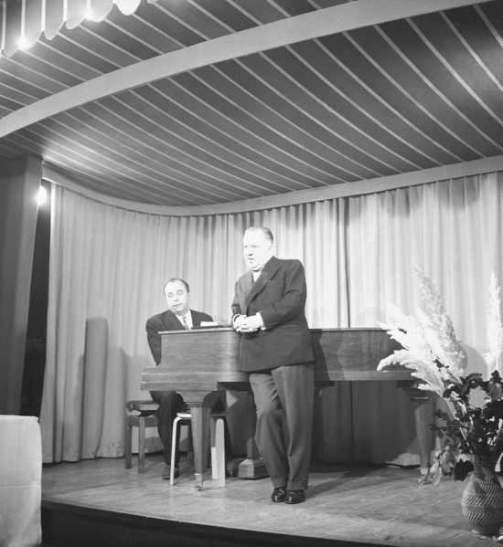 Urfer on the piano, Gilles standing, Gilles and Urfer, 1956.