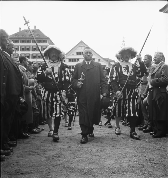 Voters meeting Appenzell 1940: Mayor with traditional gard.