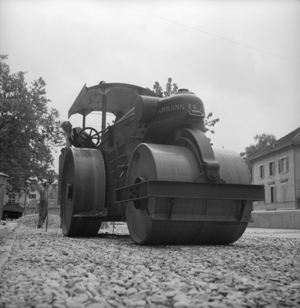 Steamroller; road building 1953.
