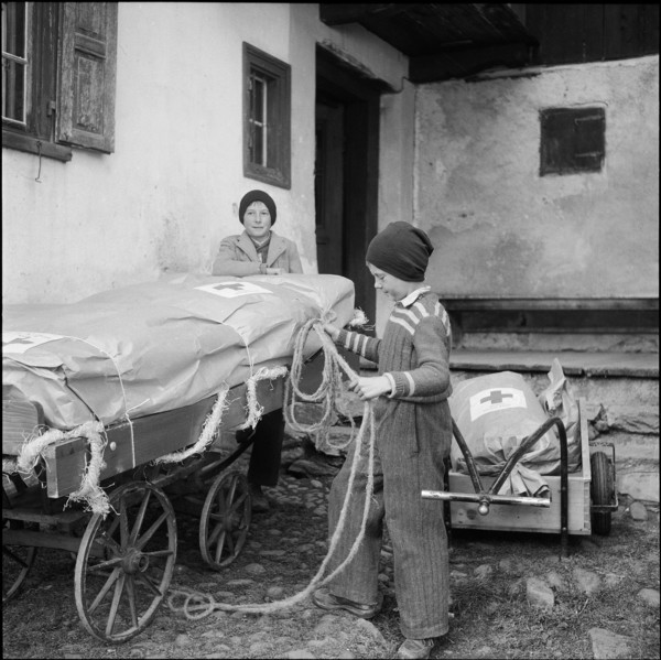 The 2000th donated bed of the Red Cross, 1957.