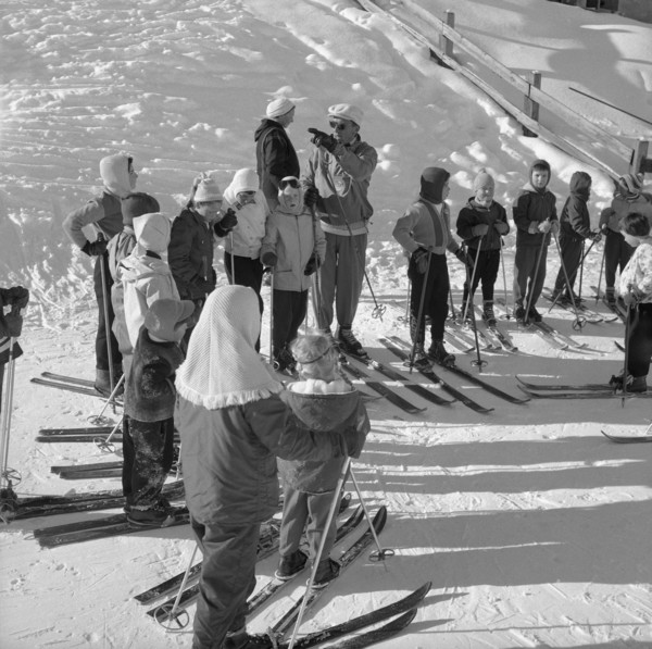 Children ski school in Arosa 1957.