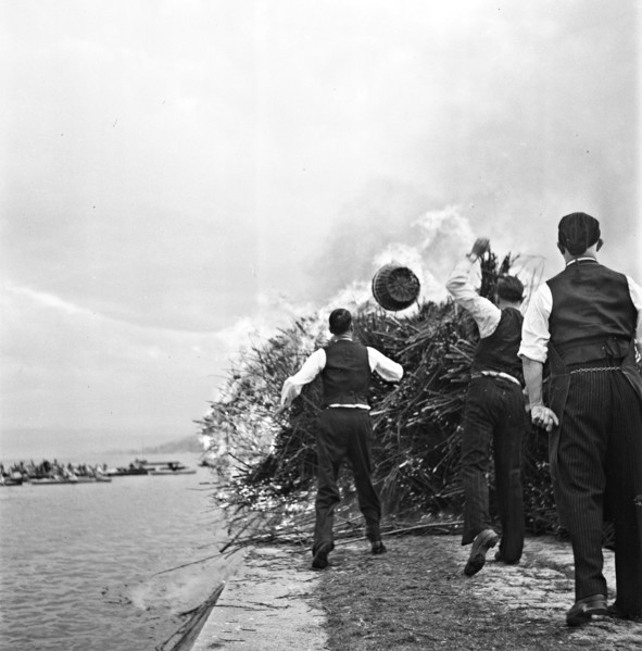 Zurich: Sechselauten 1944 in the Enge.