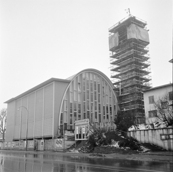 Construction of the new church in Schwammendingen 1957.
