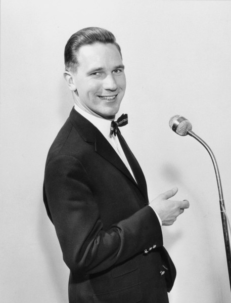 Carl Bay.
