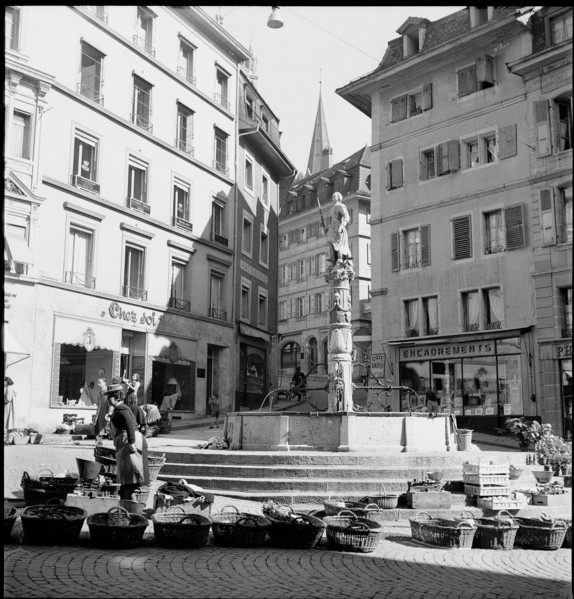 Fountain, Lausanne 1942.