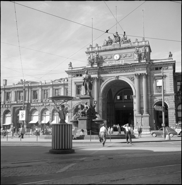 Zurich Main Station, 1952.