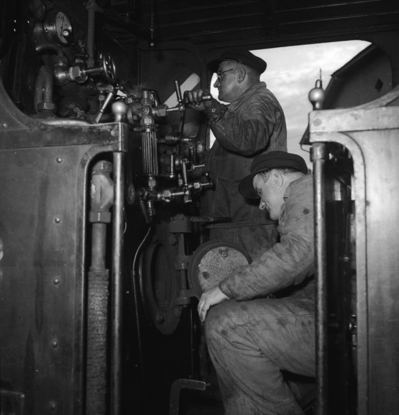 Engine driver and fireman of the Waldenburger railway, 1950.