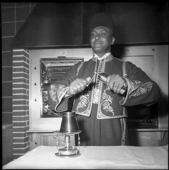 HOSPES 1954: Cook at the International Restaurant.