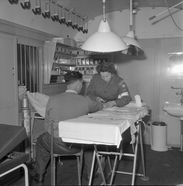Operating room in Red Cross hospital train for Hungary, Buchs 1956.