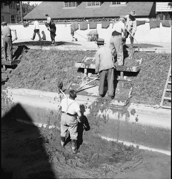 River bed is cleaned, Aarau 1944.