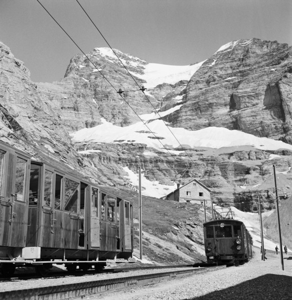 Jungfraujoch 1942:Jungfrau train, Eiger glacier.