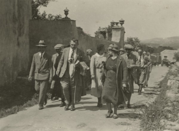 On the way. 
	
		1924