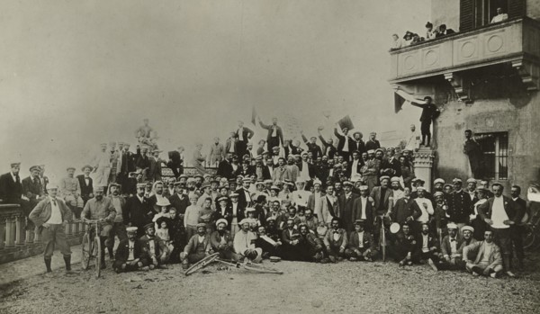 Cyclists stop at San Michele al Bosco.  1895.