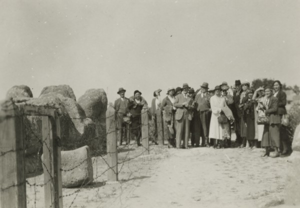 Visit to the Valley of the Temples. 1924