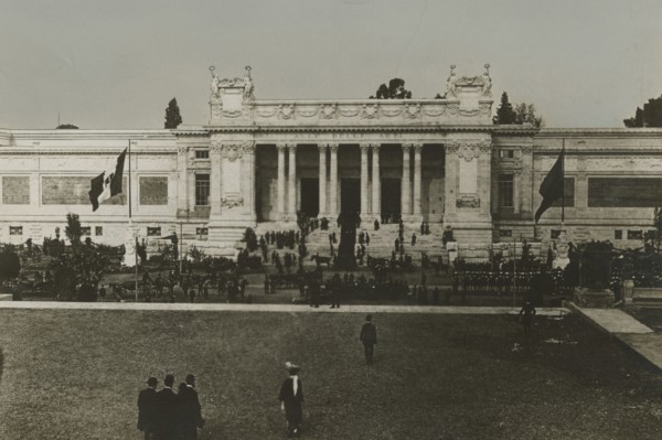 Mario Tedeschi during a Touring Club excursion. ca. 1915