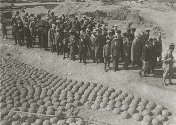 Visit to a sulfur mine. 
	
		1924