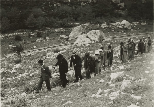 Excursion to the Sicilian hinterland. 
	
		1924
