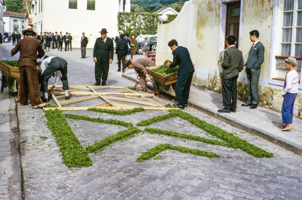 Laying out plants and flowers street religious procession, Procissao de Senhor der Infernos,