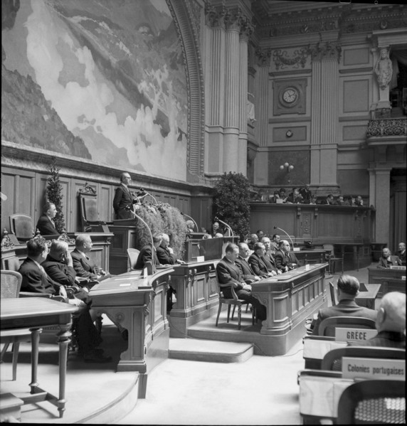 Berne, Enrico Celio, member of the federal council delivering a speach, 75th anniversary of the