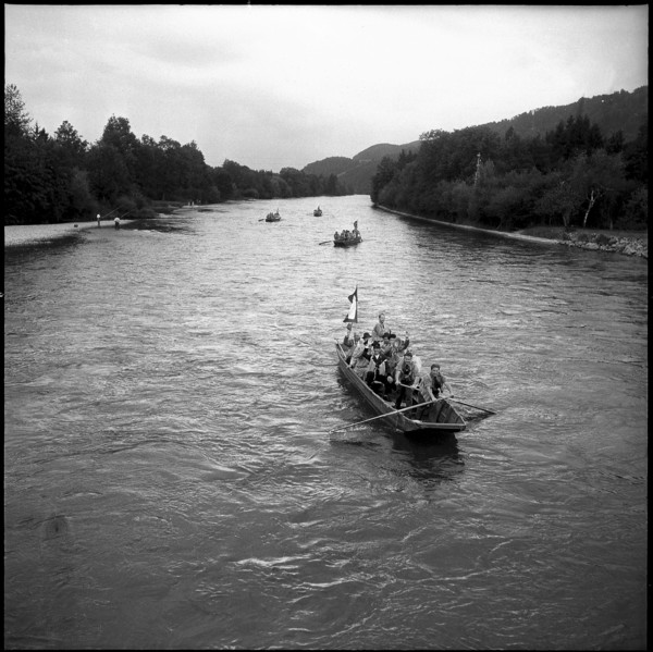 Swiss diplomats conference: excursion, Berne 1961. speed on the Aar
