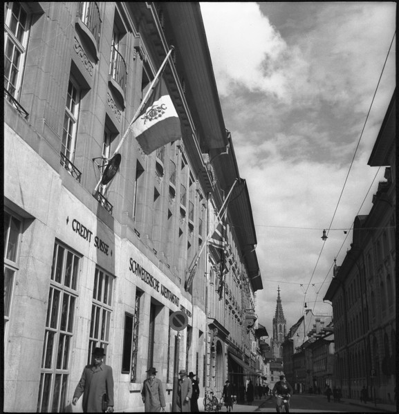 Death of U.S. president Roosevelt. flags at half-mast in Berne 1945