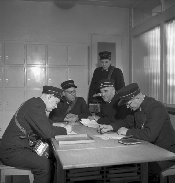 Christmas Eve 1953: ticket collectors
