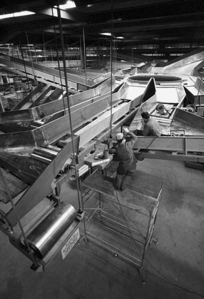 Porcel sorting system assembling, Schanzenpost Berne 1965