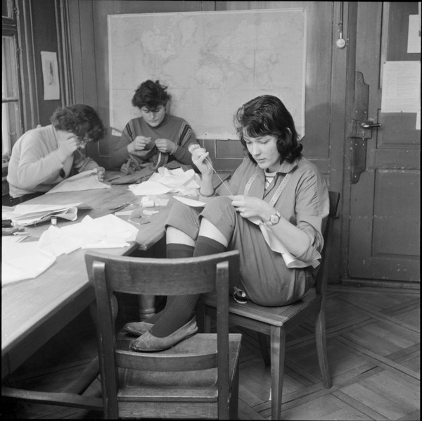 Sewing at the adult education centre in Neukirch an der Thur 1959