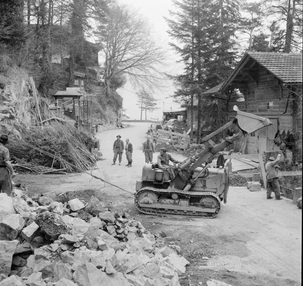 Lake Thun shores road widening 1956