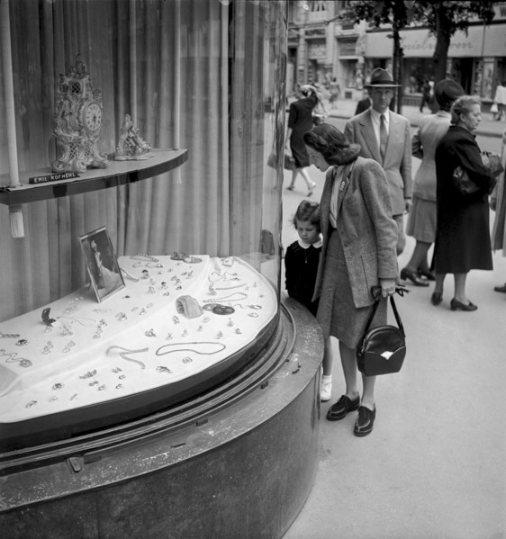 Bahnhofstrasse in Zurich, 1947