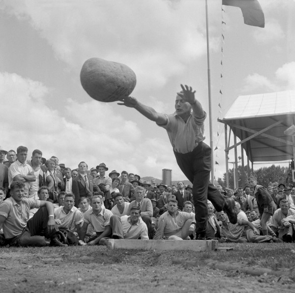 Swiss wrestling festival Thun 1956, Stone Throwing: winner Ulrich Melk