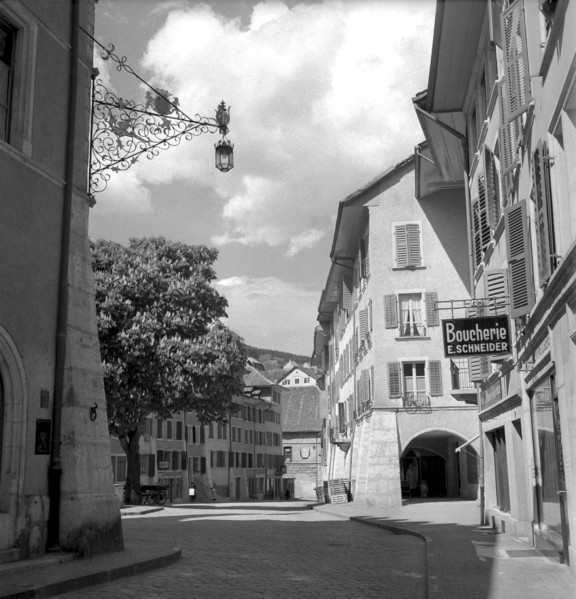 wrought-iron shop sign in Bienne 1942