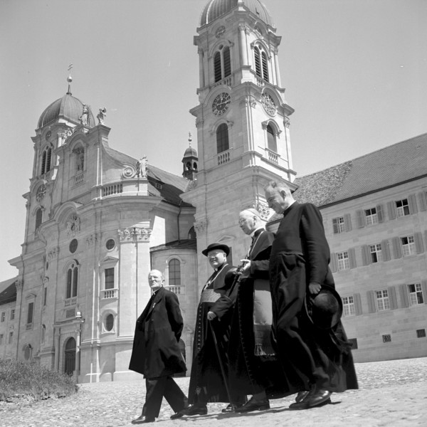 Conference of the peace movement Pax Christi with the cardinal of Paris, Eugene Feltin, in