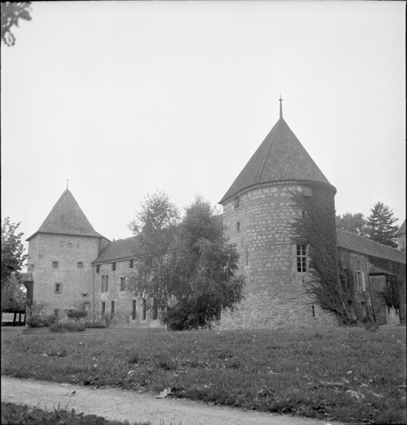 Rolle Castle, 1954