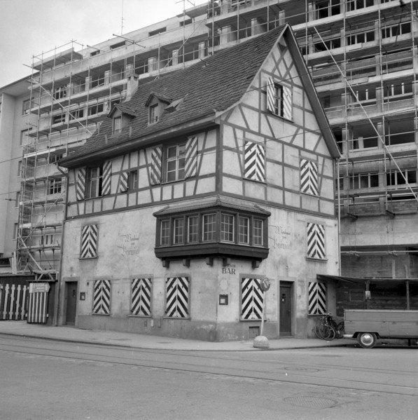 Wirtshaus zum Besenstiel, Steinentor Basle before demolition, 1960