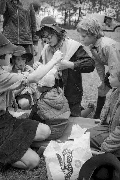 Girl scouts training Red Cross missions, Zurich 1966