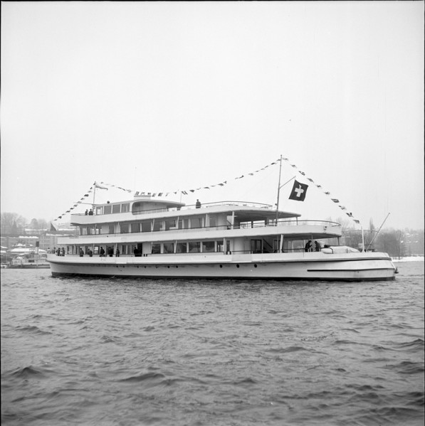 Inaugural voyage of the ship ""Linth"" on Lake Zurich 1952