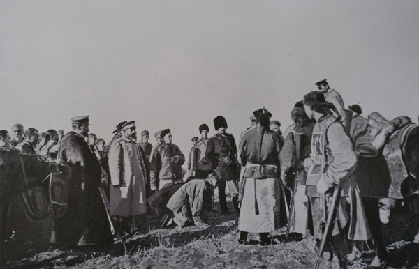 Maimaikai tifangguan Reviewing complaints Photo by Martynov