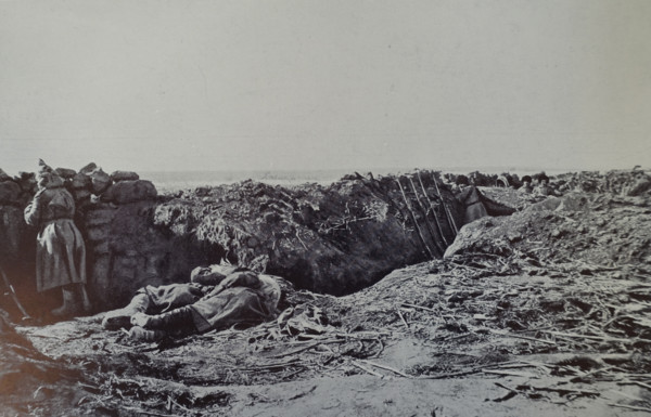On the Shahe River In the trenches