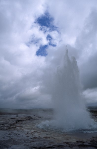 ICELAND, Geysir, Eruption of Strokkur Geyser.