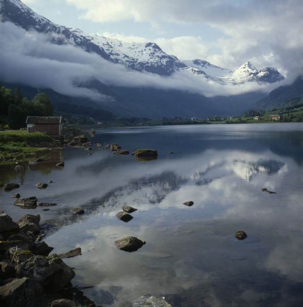 NORWAY, Hordland, VANGSVATNET