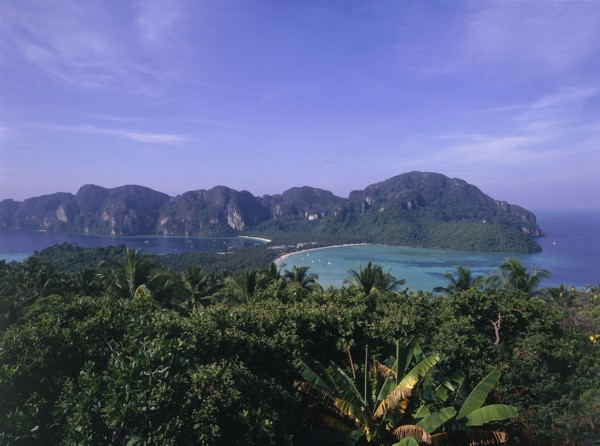 THAILAND, Krabi, Phi Phi Don, View over Ton Sai and Lodalum Bays ( Left to Right )
